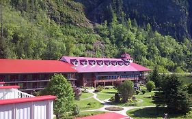 Three Valley Lake Chateau